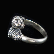 Load image into Gallery viewer, Lion Head Silver Ring - Size Between Us 6 to 9 - Symbol of Strength
