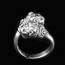 Load image into Gallery viewer, Lion Head Silver Ring - Size Between Us 6 to 9 - Symbol of Strength
