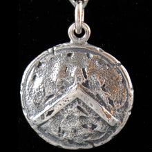 Load image into Gallery viewer, Spartan Shield Silver Pendant - King Leonidas - Ultimate Warriors - Thermopylae
