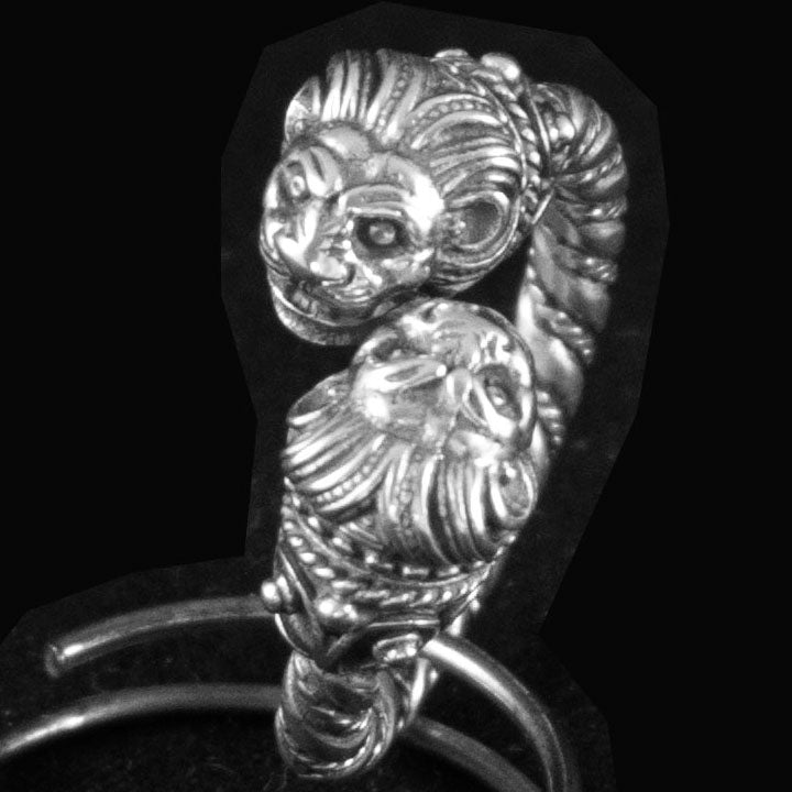 Lions Heads Silver Ring - Size Between Us 6 to 9 - Symbol of Strength