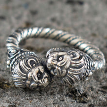 Load image into Gallery viewer, Lions Heads Silver Ring - Size Between Us 6 to 9 - Symbol of Strength
