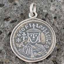 Load image into Gallery viewer, Byzantine Sterling Silver Pendant - Byzantio Emperor Theophilus - Konstantinato
